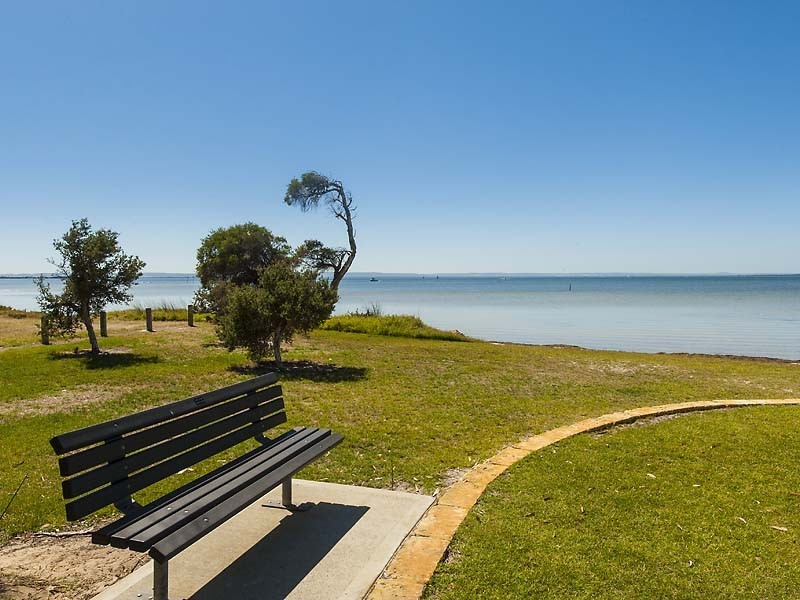 82 Flinders Street, Falcon WA 6210