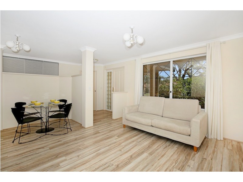 4 Templetonia Promenade, Halls Head WA 6210