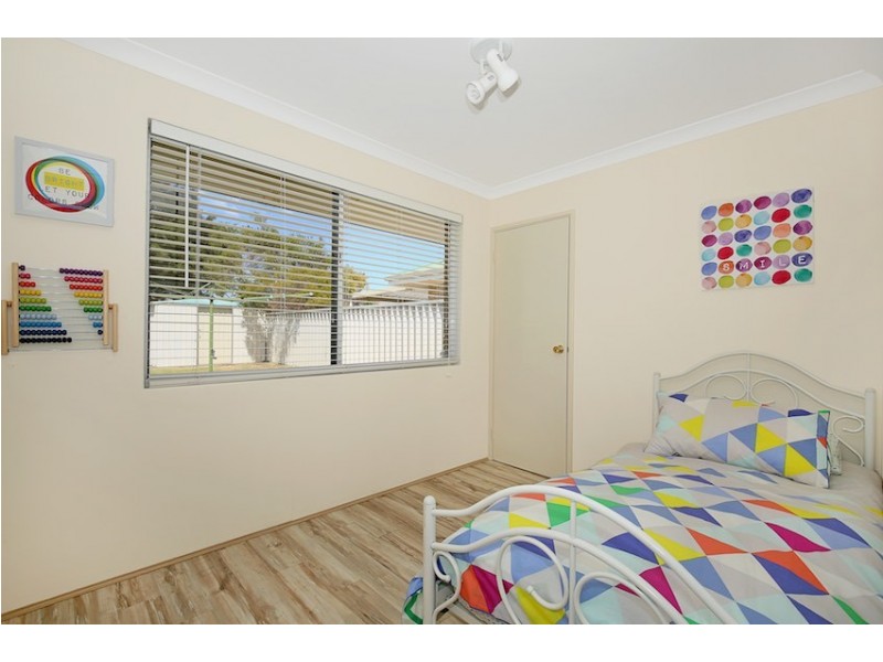 4 Templetonia Promenade, Halls Head WA 6210