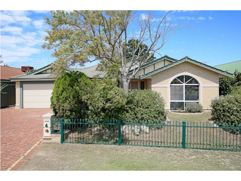 4 Templetonia Promenade, Halls Head WA 6210