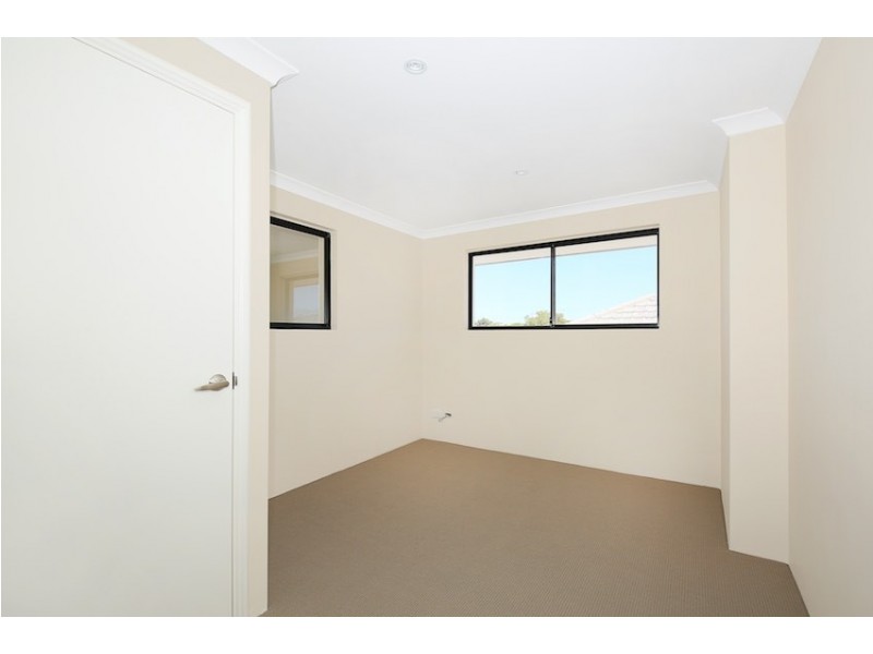 99B Oakleigh Drive, Erskine WA 6210