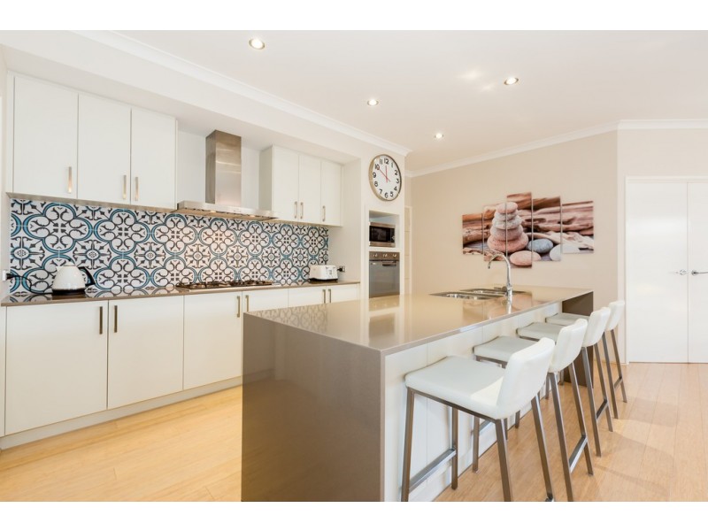 17 Tectona Way, Halls Head WA 6210