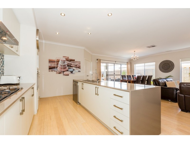 17 Tectona Way, Halls Head WA 6210