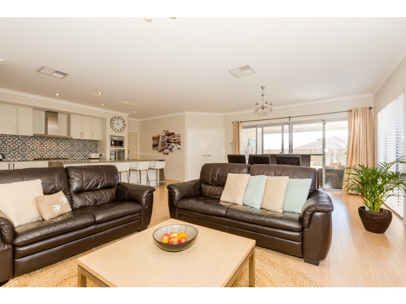 17 Tectona Way, Halls Head WA 6210