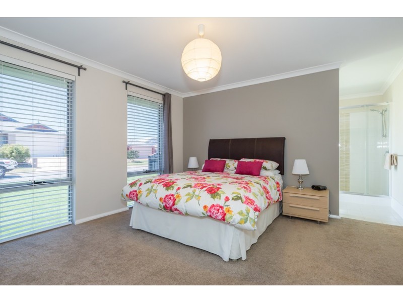 17 Tectona Way, Halls Head WA 6210