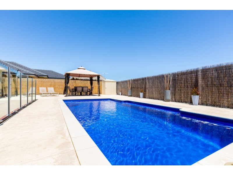 17 Tectona Way, Halls Head WA 6210