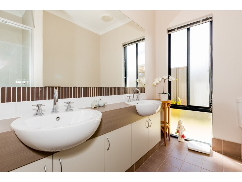 14 Butcherbird Loop, Erskine WA 6210