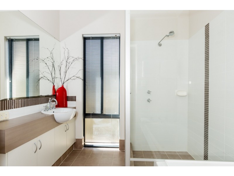 14 Butcherbird Loop, Erskine WA 6210