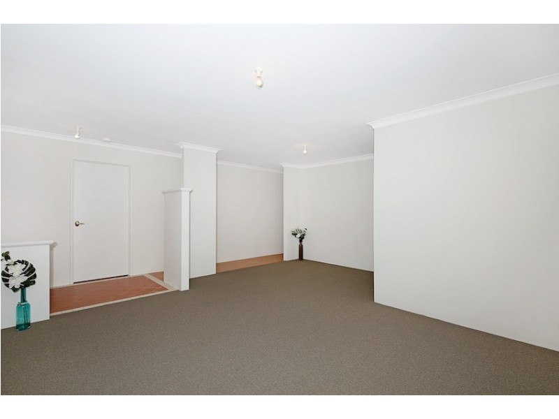 13 Cleveland Court, Meadow Springs WA 6210