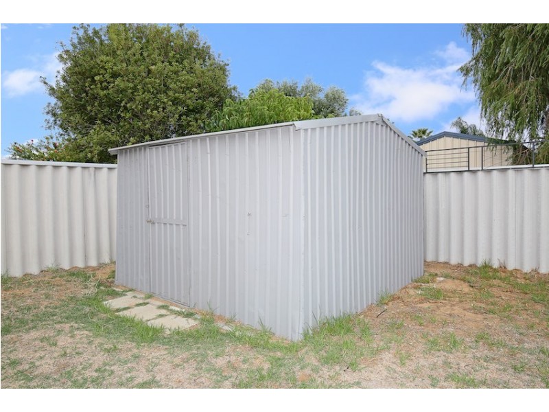 13 Cleveland Court, Meadow Springs WA 6210