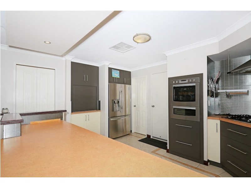 29 Hibbertia Follow, Halls Head WA 6210