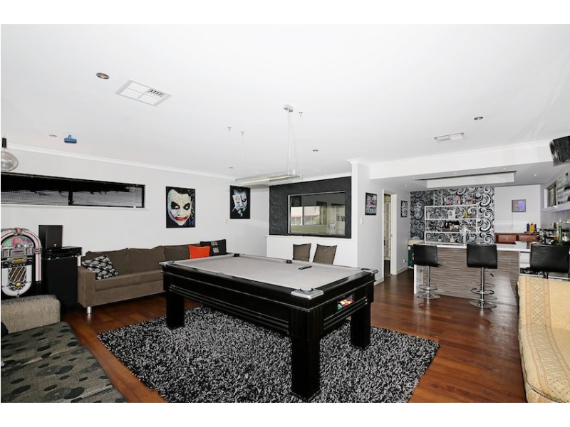 29 Hibbertia Follow, Halls Head WA 6210