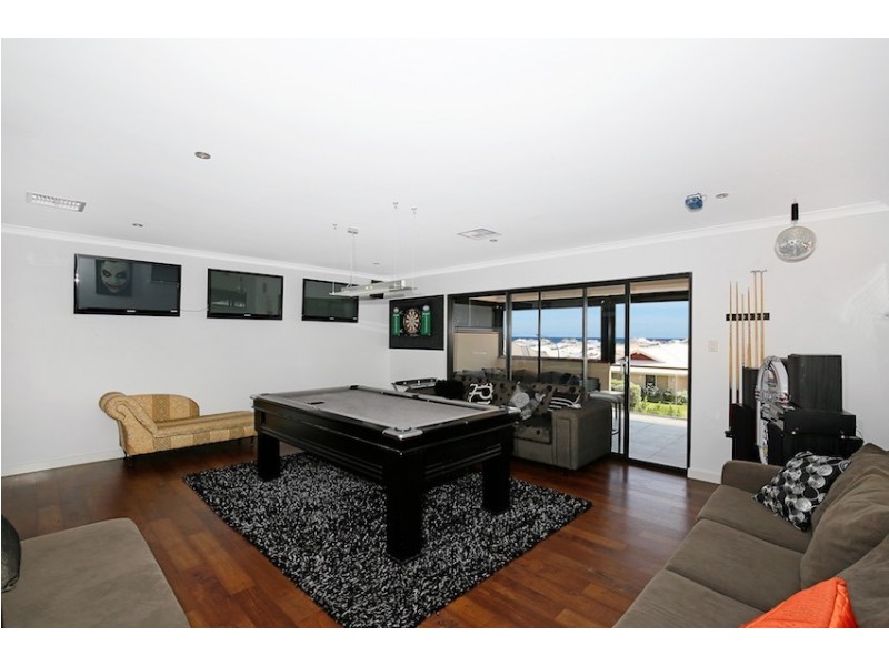29 Hibbertia Follow, Halls Head WA 6210