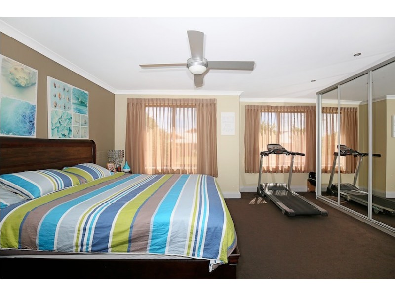 29 Hibbertia Follow, Halls Head WA 6210