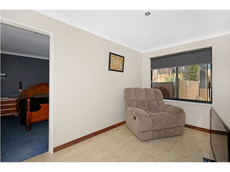 29 Hibbertia Follow, Halls Head WA 6210