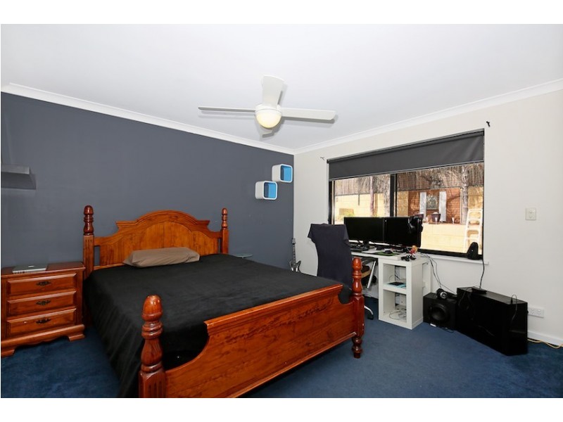 29 Hibbertia Follow, Halls Head WA 6210
