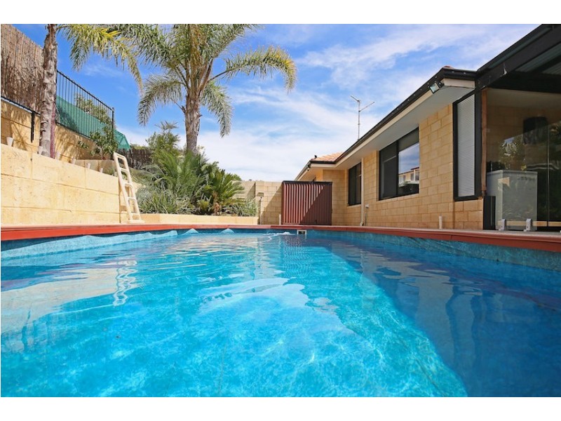 29 Hibbertia Follow, Halls Head WA 6210