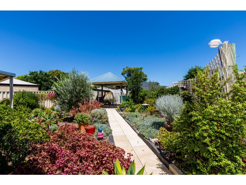 25 Grayswood Retreat, Erskine WA 6210