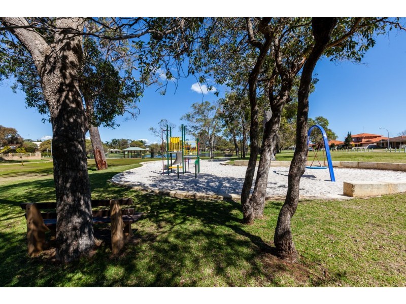 25 Grayswood Retreat, Erskine WA 6210