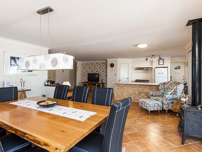 14 Waxberry Close, Halls Head WA 6210