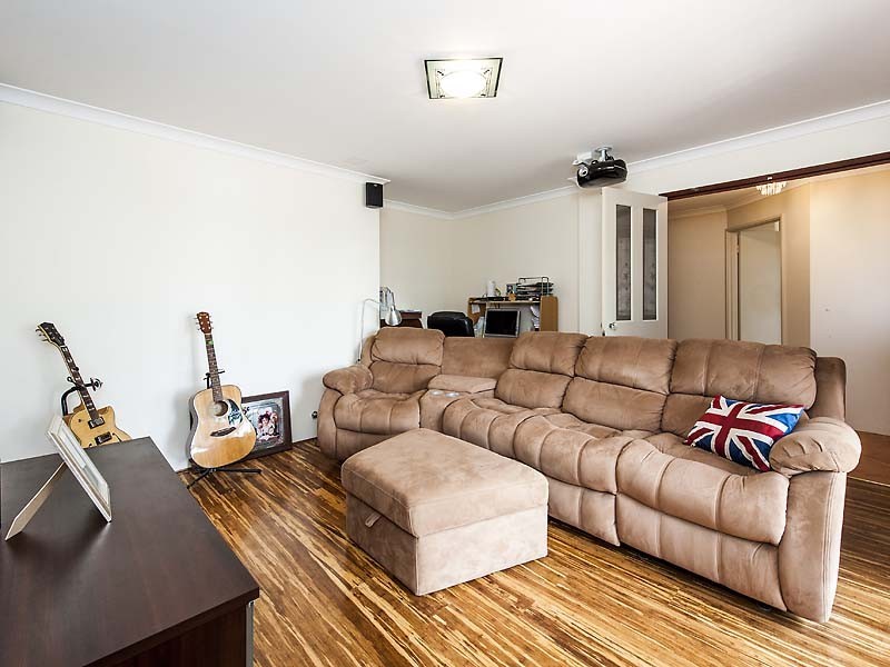 14 Waxberry Close, Halls Head WA 6210