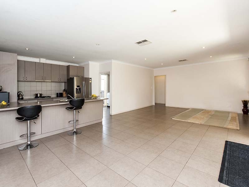 94 Hudson Drive, Dudley Park WA 6210