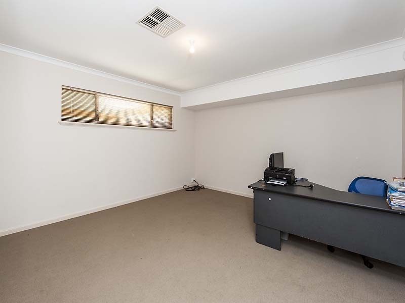 94 Hudson Drive, Dudley Park WA 6210