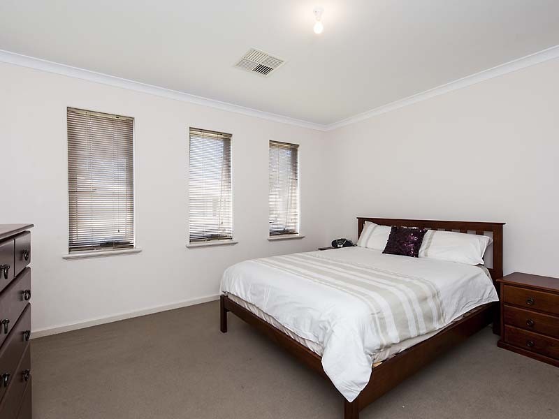 94 Hudson Drive, Dudley Park WA 6210