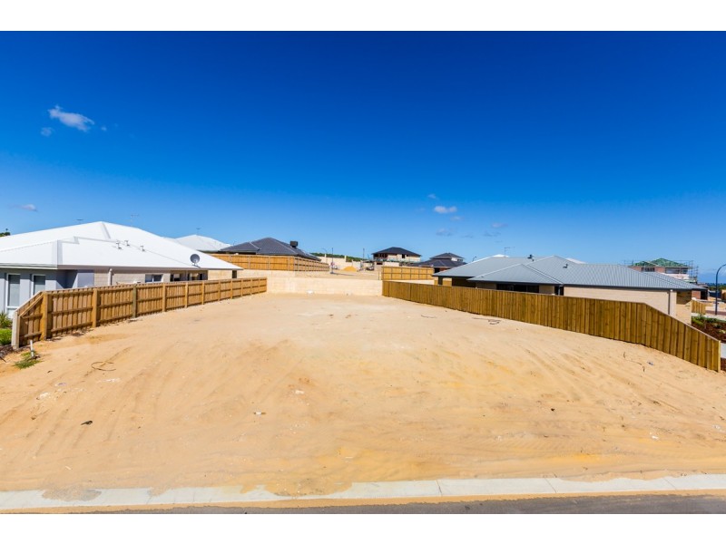 52 Torwood Edge, Halls Head WA 6210