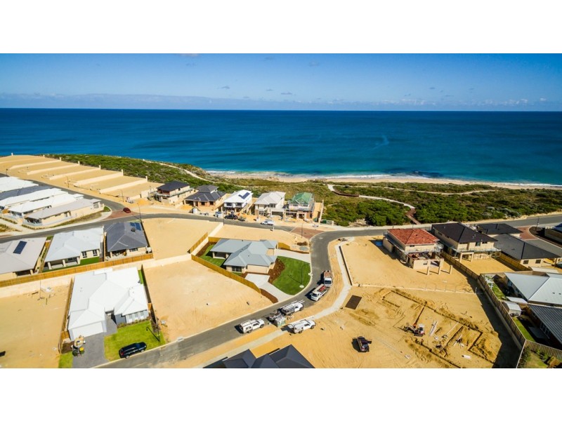 52 Torwood Edge, Halls Head WA 6210