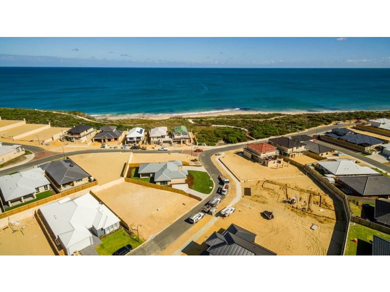 52 Torwood Edge, Halls Head WA 6210