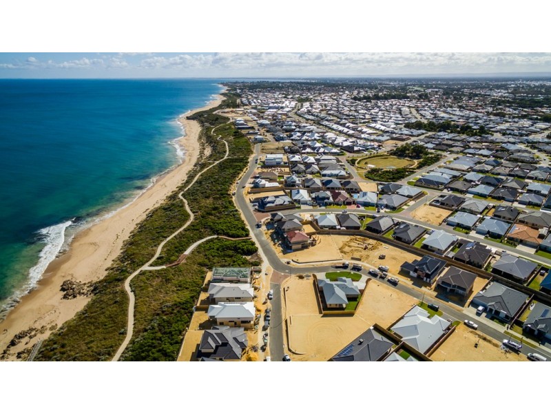 52 Torwood Edge, Halls Head WA 6210