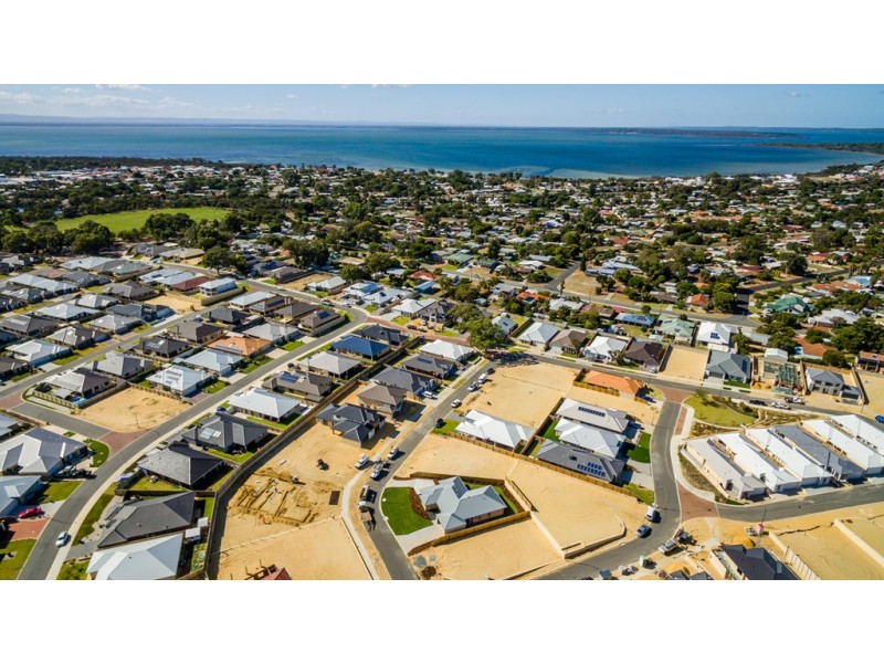 52 Torwood Edge, Halls Head WA 6210