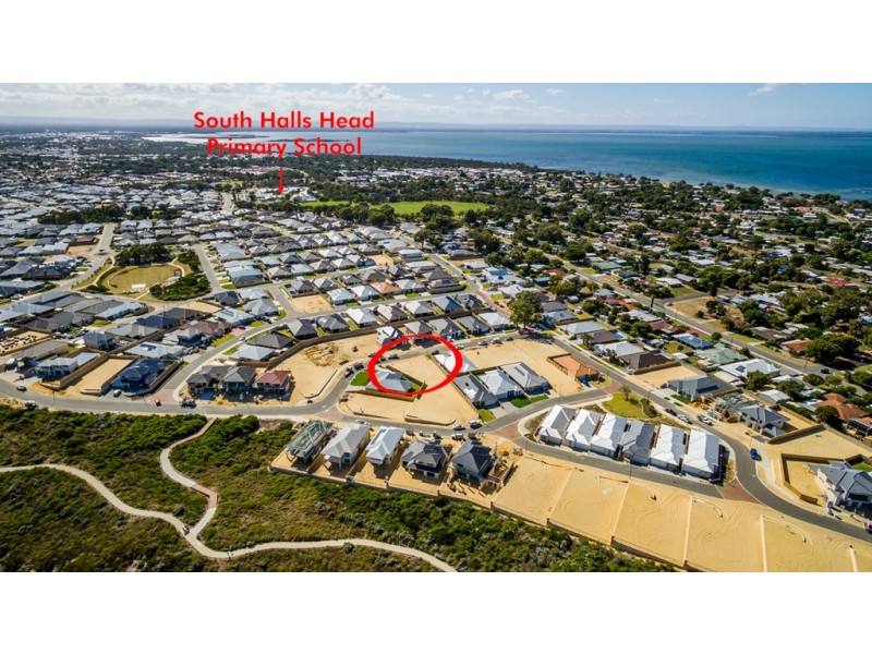 52 Torwood Edge, Halls Head WA 6210