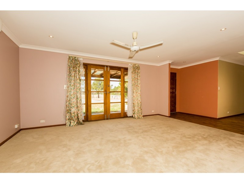 5 Aberdeen Close, Halls Head WA 6210