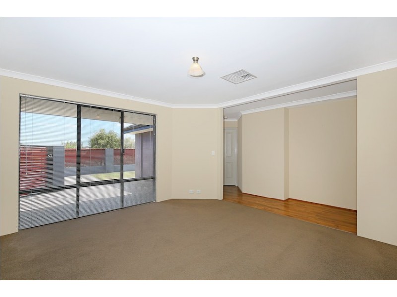 199 Peelwood Parade, Halls Head WA 6210