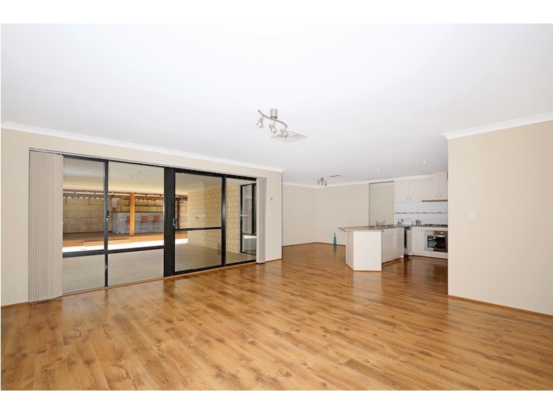 199 Peelwood Parade, Halls Head WA 6210