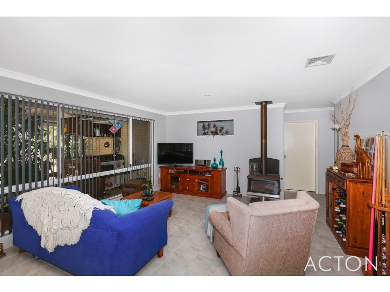 32 Willow Gardens, South Yunderup WA 6208