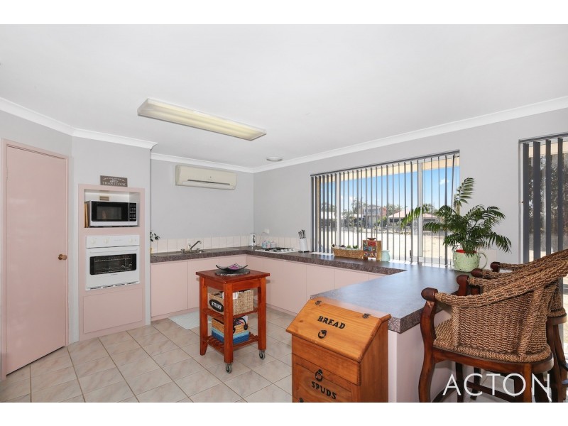 32 Willow Gardens, South Yunderup WA 6208