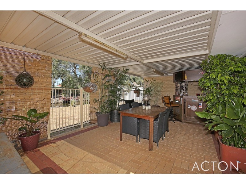 32 Willow Gardens, South Yunderup WA 6208