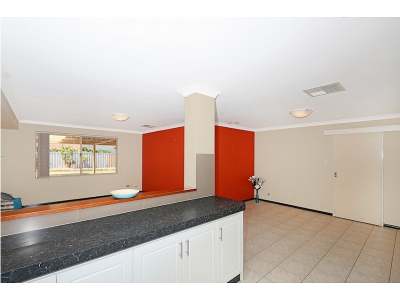 4 Shanto Court, Dudley Park WA 6210