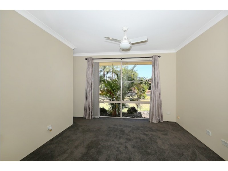 4 Shanto Court, Dudley Park WA 6210