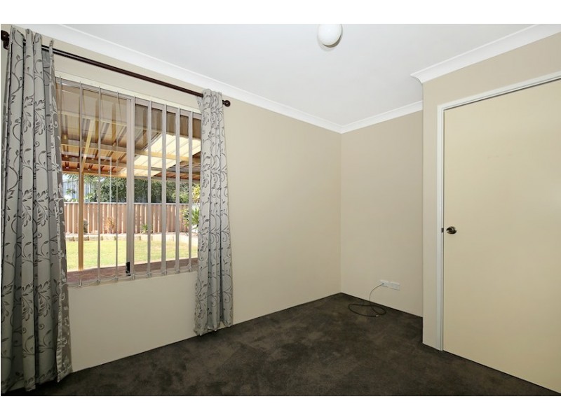 4 Shanto Court, Dudley Park WA 6210