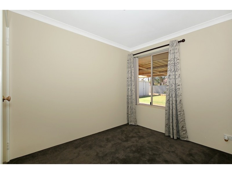 4 Shanto Court, Dudley Park WA 6210