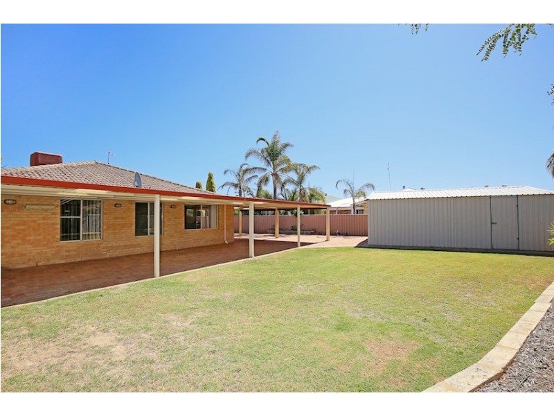 4 Shanto Court, Dudley Park WA 6210