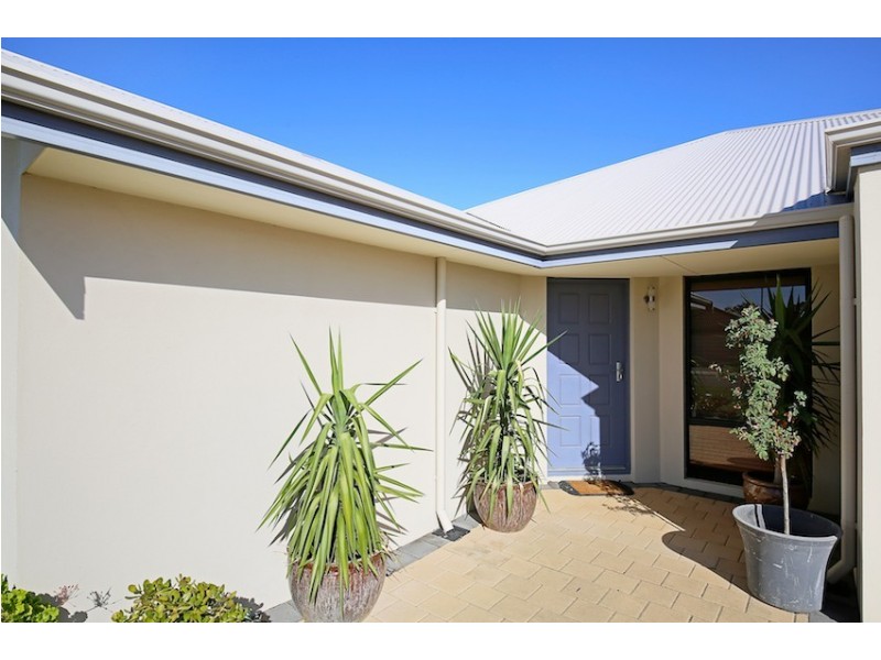 98 Hudson Drive, Dudley Park WA 6210