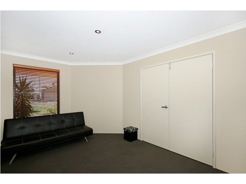 98 Hudson Drive, Dudley Park WA 6210