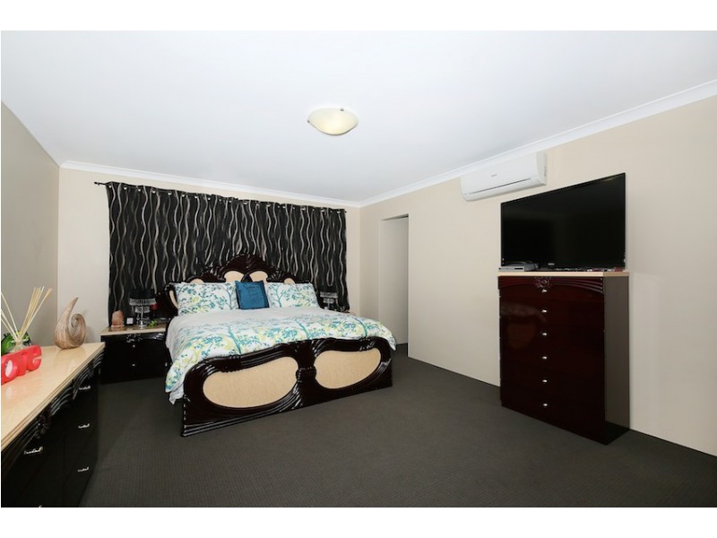 98 Hudson Drive, Dudley Park WA 6210