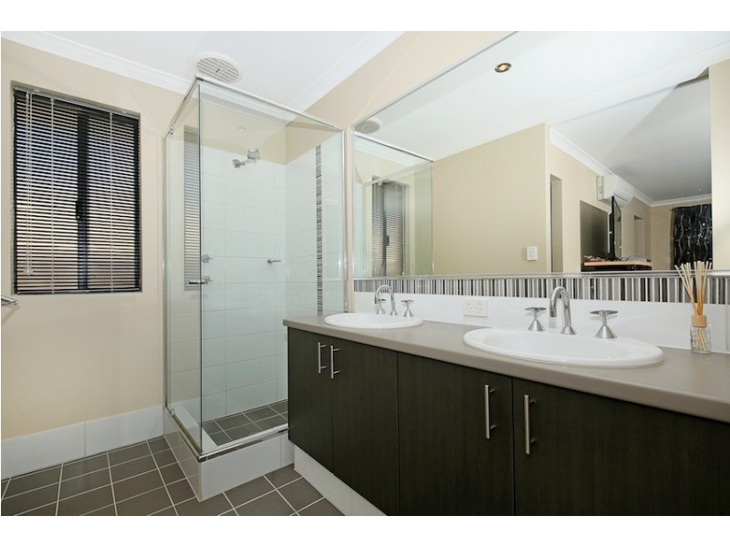 98 Hudson Drive, Dudley Park WA 6210