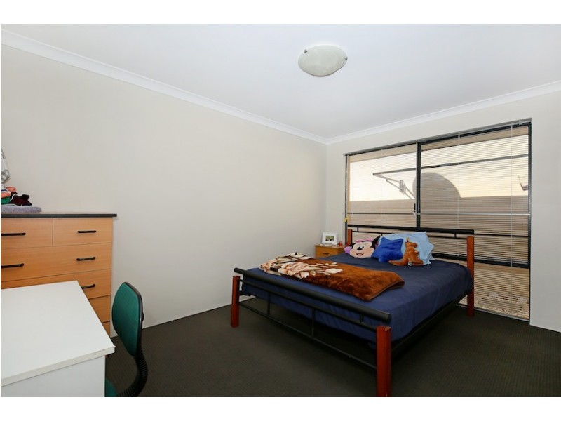 98 Hudson Drive, Dudley Park WA 6210